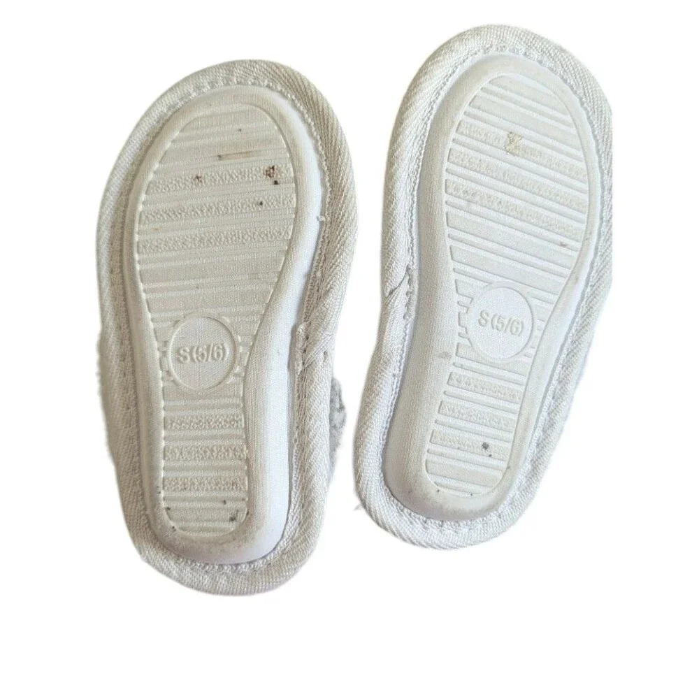 Cat & Jack Metallic Lila Silver Slippers Size 5/6 Toddler